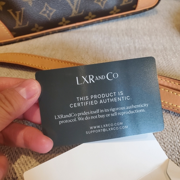 Authentic Louis Vuitton purse - Picture 2 of 15